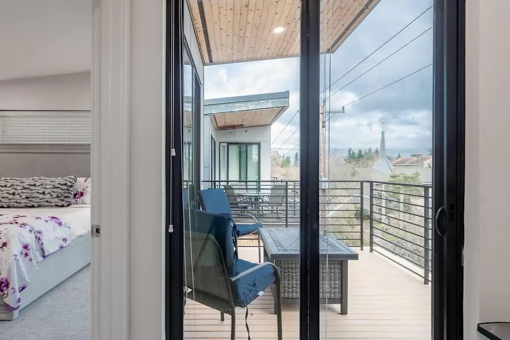 West Seattle'S Modern Townhome Seattle
