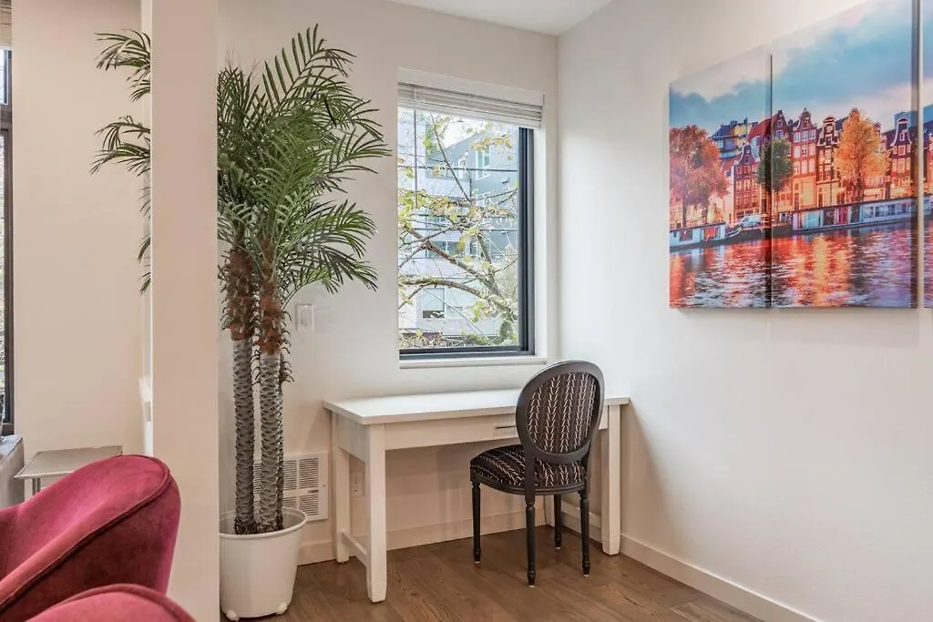 West Seattle'S Modern Townhome