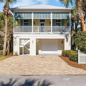 https://stunning-home-6-mn-walk-to-beach-private-hot-tub-and.hotels-destin.com